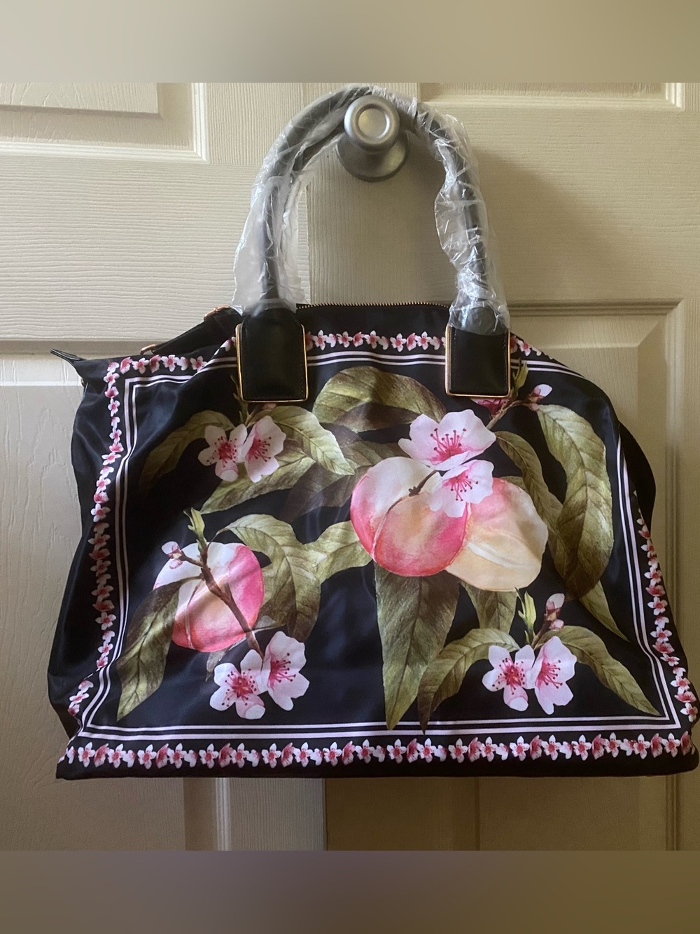 NWT Large Ted Baker Peach Blooms LRG Nylon Tote Bag - Picture 3 of 9